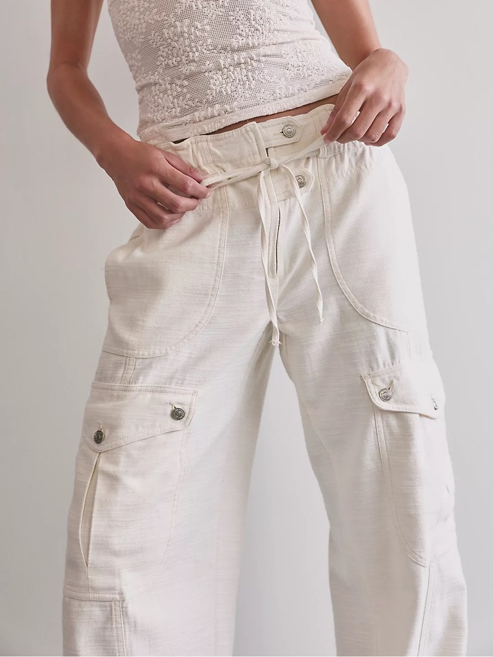 Free People We The Free Park Ave Cargo Pant Ivory Size Medium NWT New - Picture 2 of 16